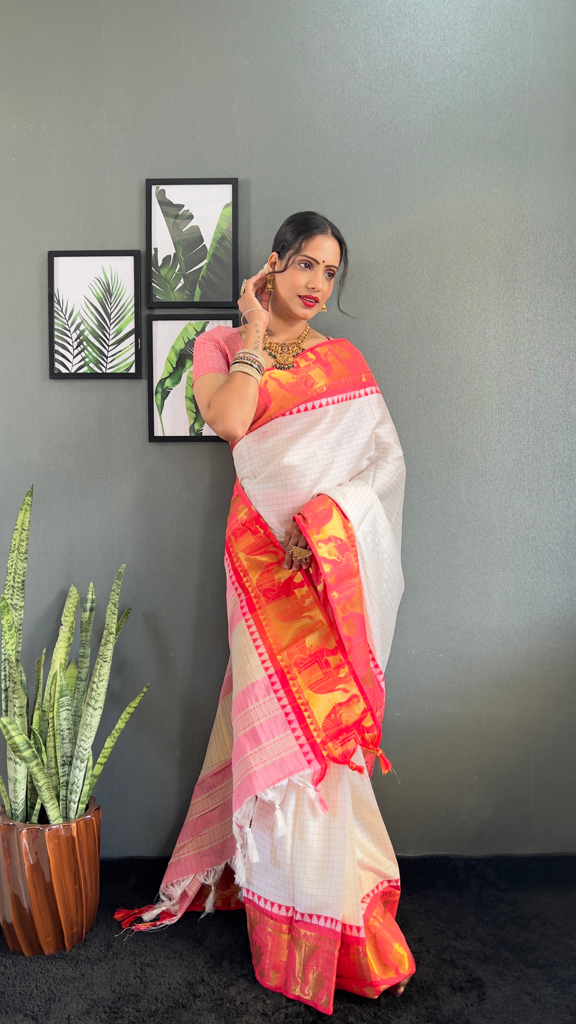Ethnic Motifs Woven Design Zari Cheks Kanjeevaram Silk Saree Just Wear 1.Min