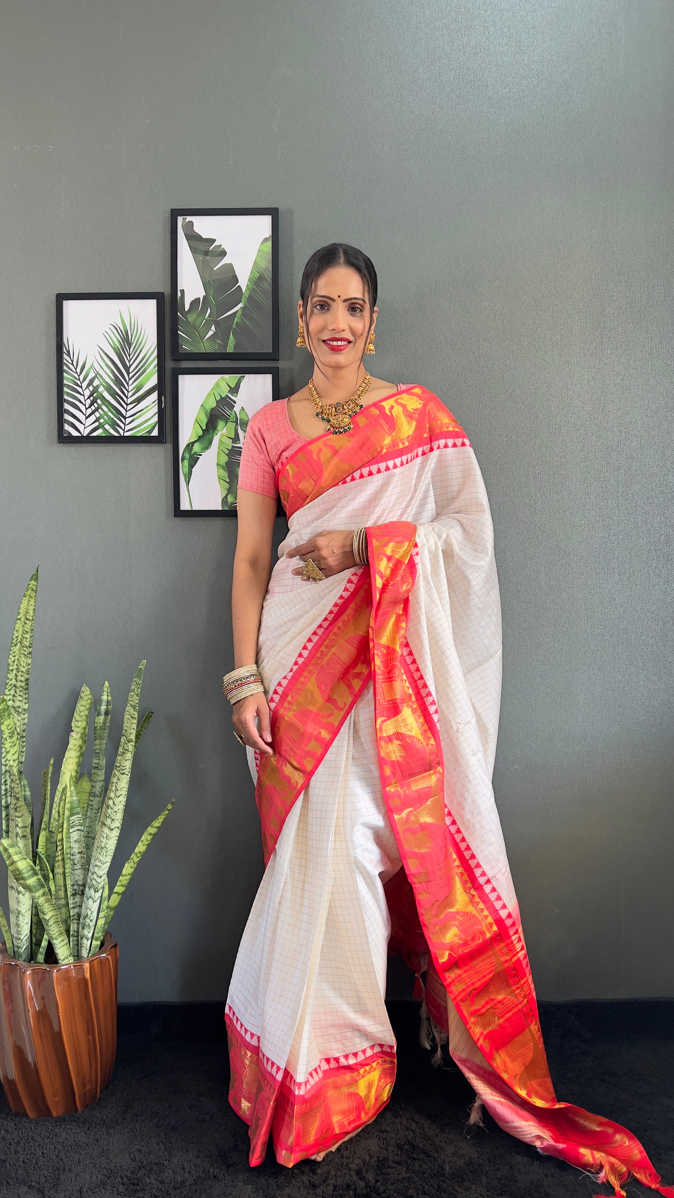 Ethnic Motifs Woven Design Zari Cheks Kanjeevaram Silk Saree Just Wear 1.Min