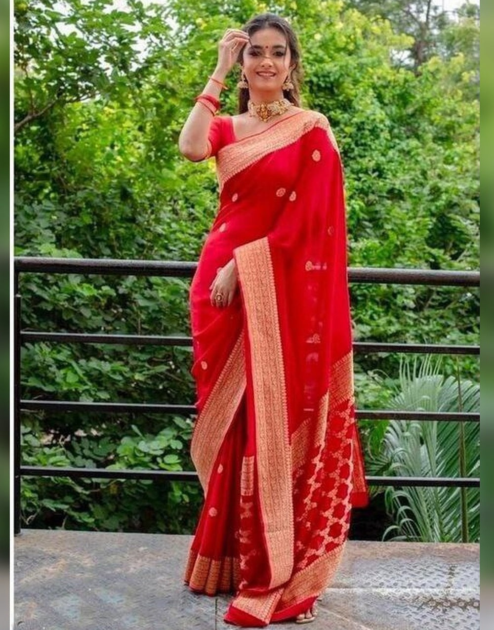 Red Soft Lichi Silk Saree With Weaving Work