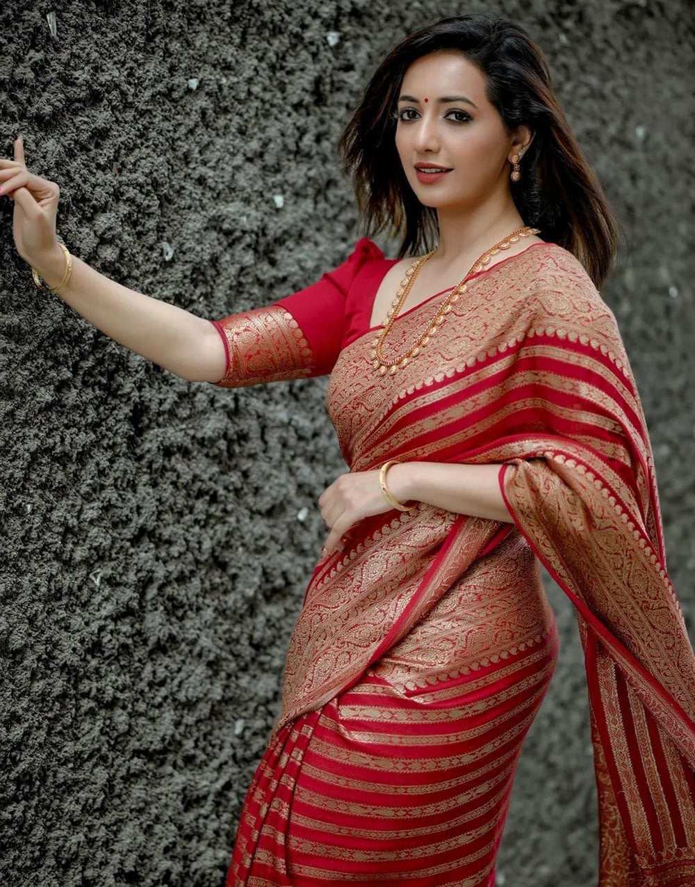 Red Soft Silk Saree With Zari Weaving Work