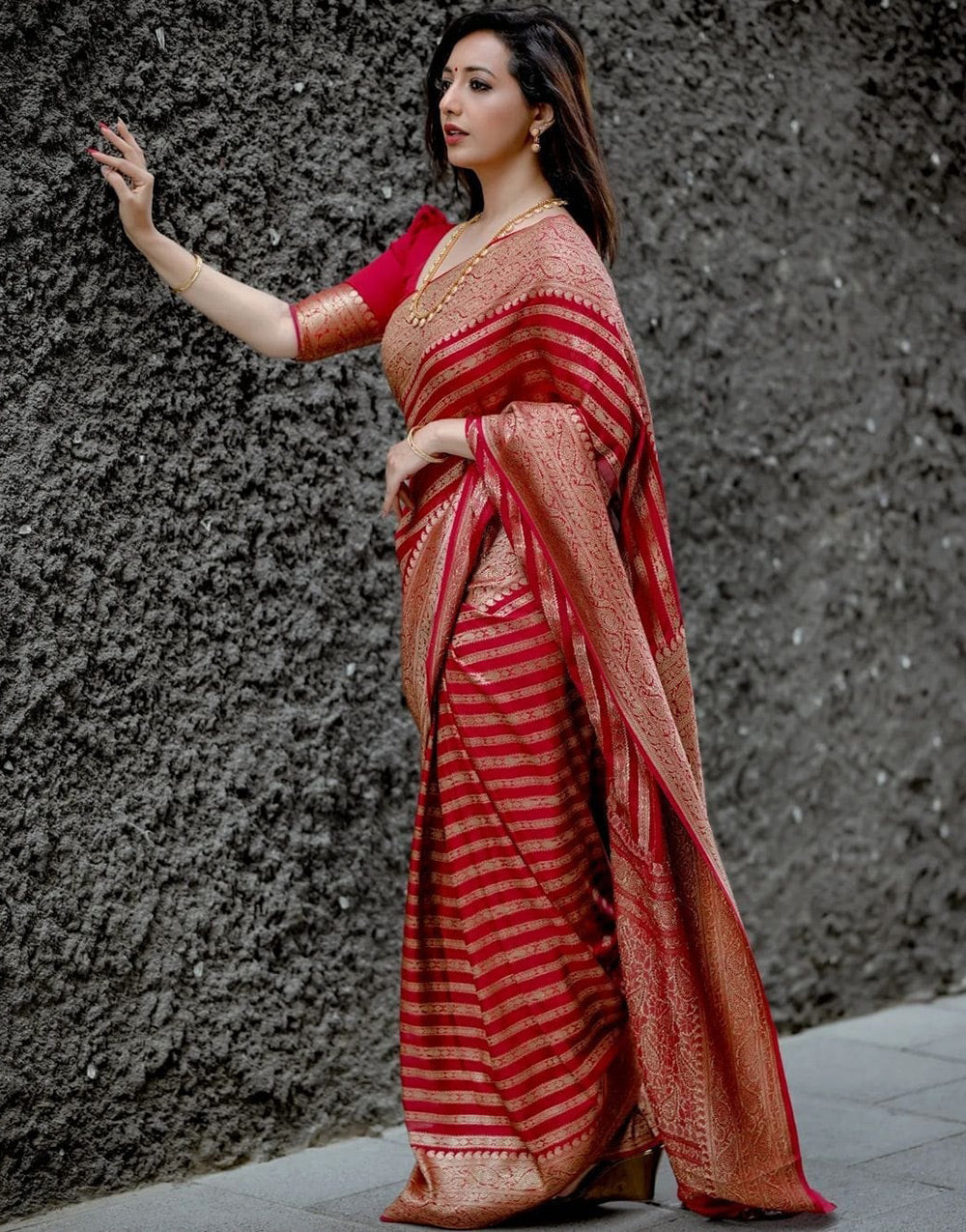 Red Soft Silk Saree With Zari Weaving Work