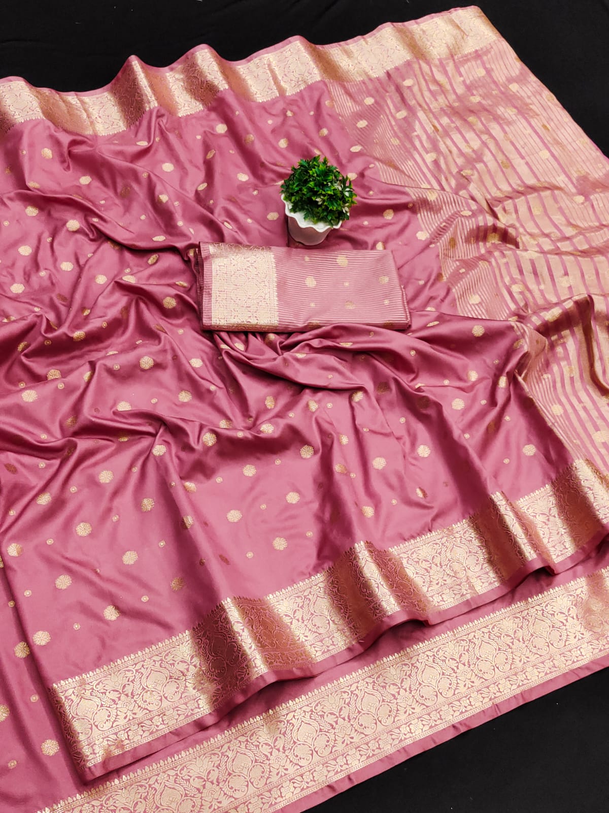 Exclusive Border Nimakari Design Soft Silk Saree