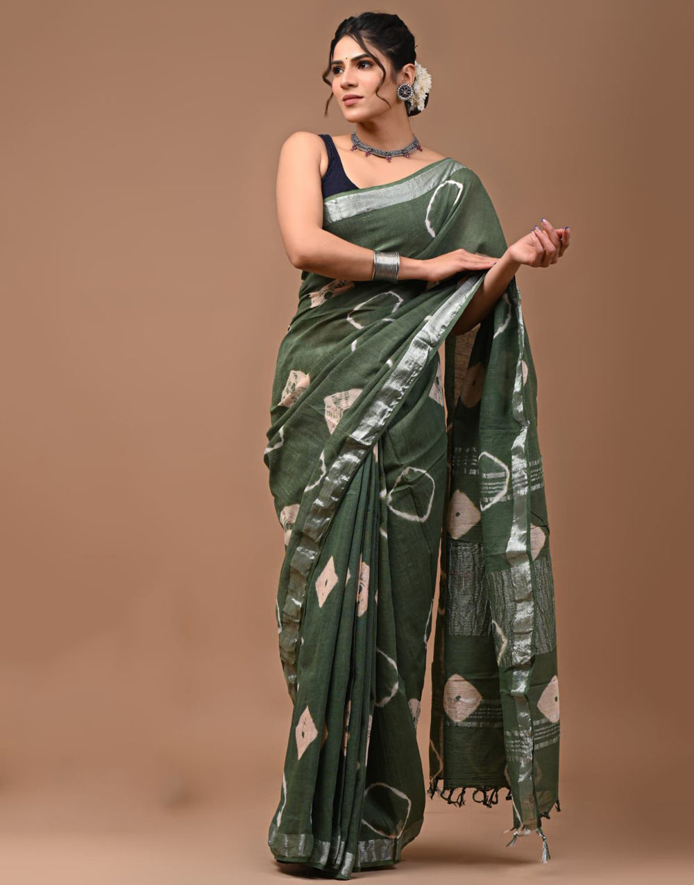 Fern Green Linen Saree With Digital Printed Work
