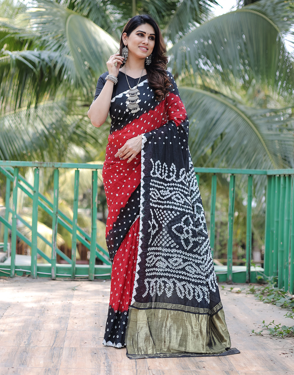 Black & Red Hand Bandhej Bandhani Saree Wth Zari weaving Work