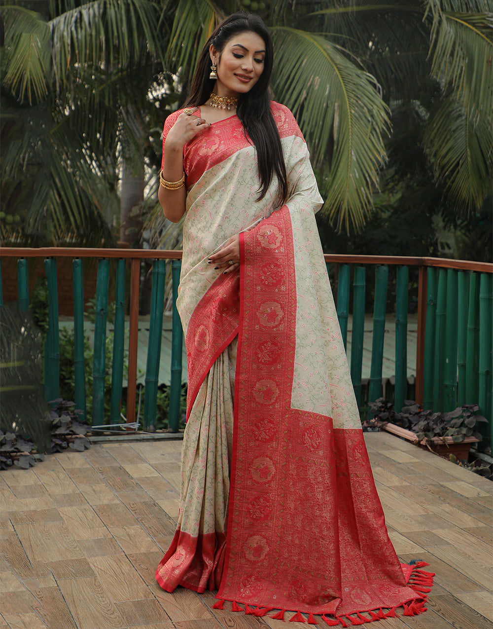 Off White Kanjivaram Silk Saree With Weaving Work