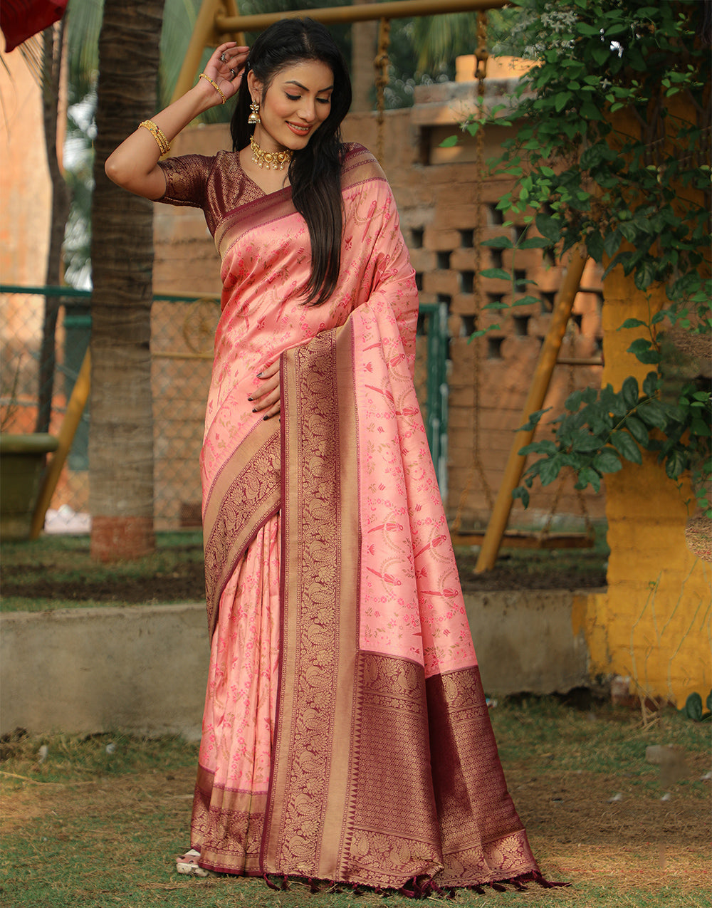 Peach Pink Kanjivaram Soft Silk Saree With Weaving Work