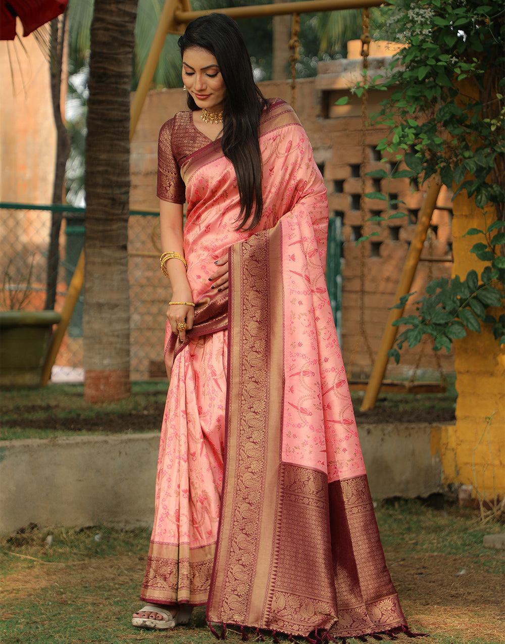 Peach Pink Kanjivaram Soft Silk Saree With Weaving Work
