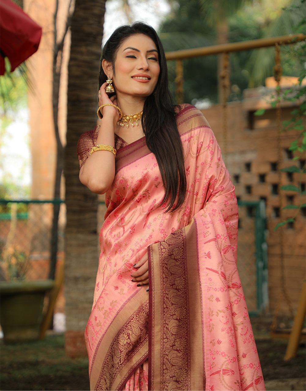 Peach Pink Kanjivaram Soft Silk Saree With Weaving Work