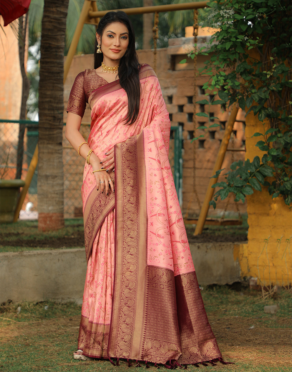 Peach Pink Kanjivaram Soft Silk Saree With Weaving Work