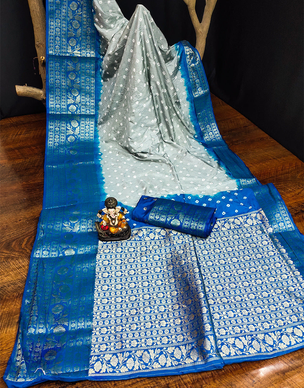 Pearl River Grey Bandhani Saree With Zari Weaving Work