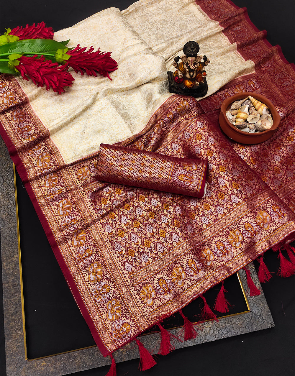 Maroon Kanjivaram Silk Saree With Zari Weaving Work