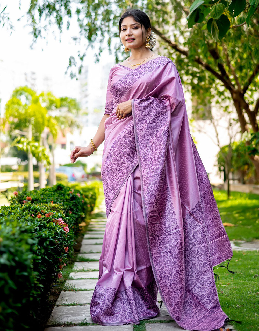 Lavender Handloom Raw Silk Saree With Weaving Work