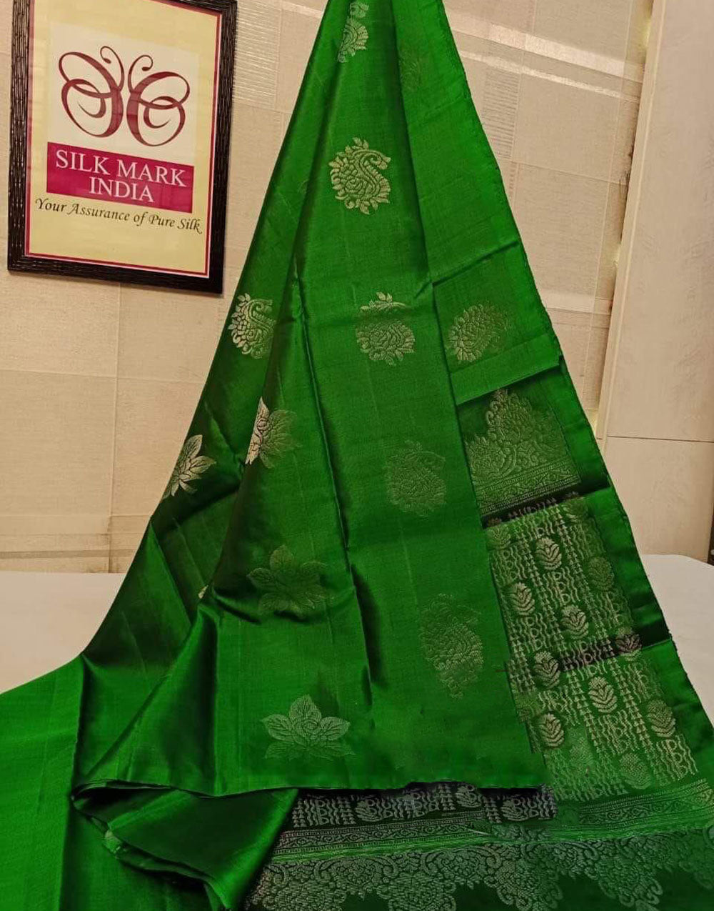 Green Soft Lichi Silk Saree With Weaving Work