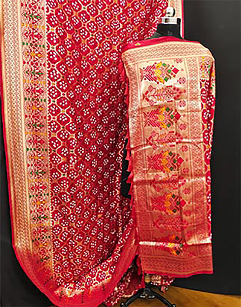 Red Bandhani Silk Saree With Zari Weaving Work