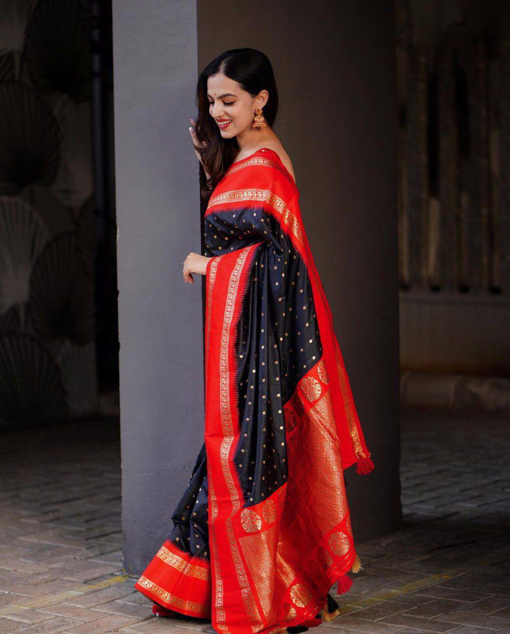 BEAUTIFUL RICH PALLU & JACQUARD WORK SOFT LICHI SILK SAREE