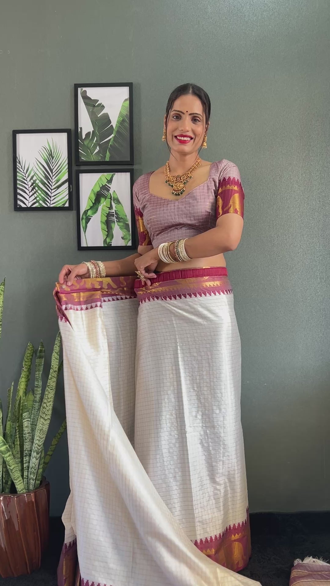 Ethnic Motifs Woven Design Zari Cheks Kanjeevaram Silk Saree Just Wear 1.Min