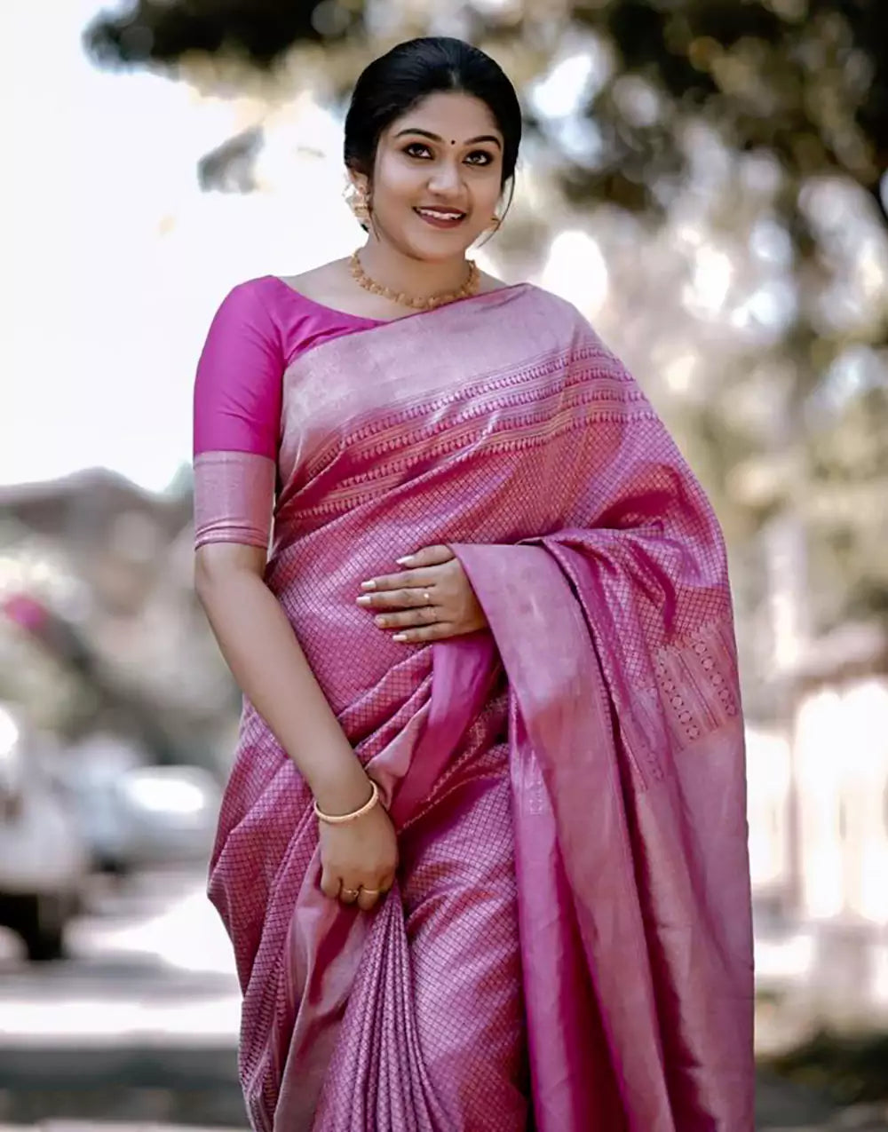 Beautiful Magenta Pink Colour Banarasi Soft Silk Saree