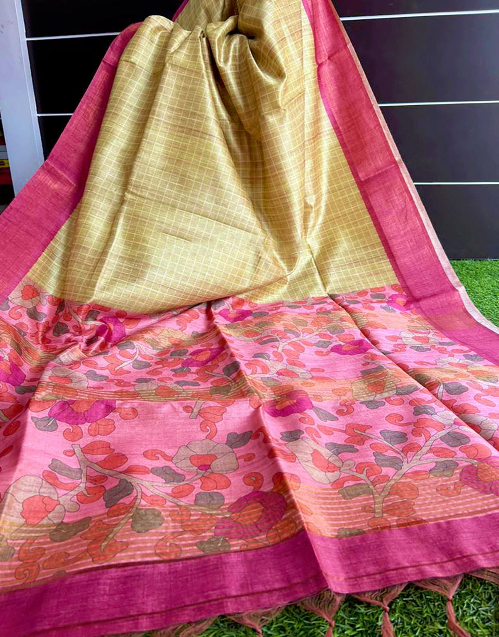 Pink Yellow Colour Tussar Print Soft Saree Wth All Over Beautiful Print