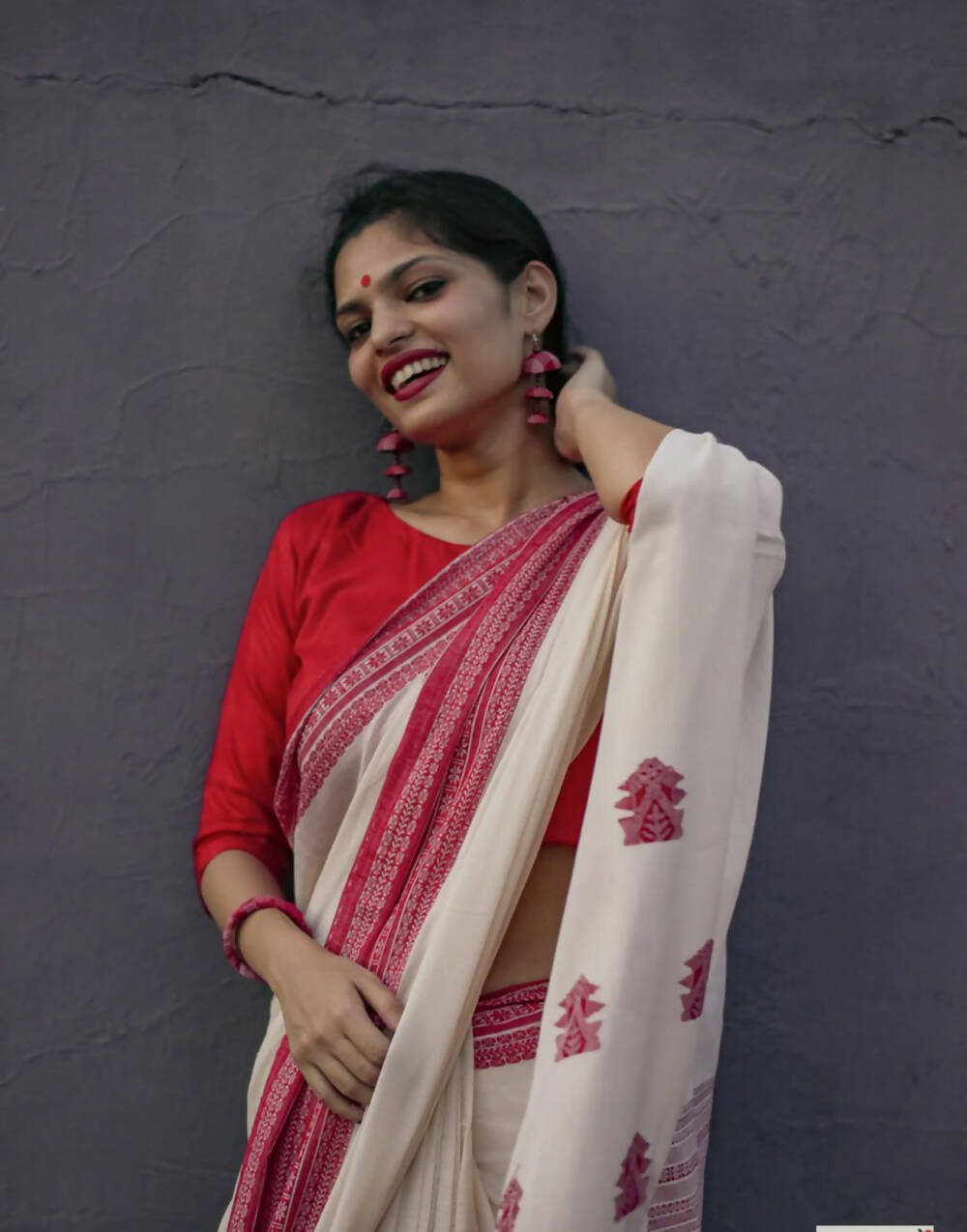 White & Red Cotton Saree With Weaving Work