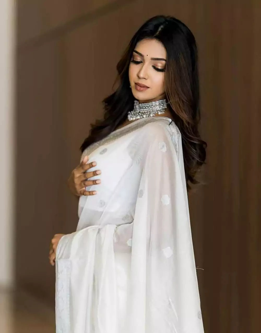 White Colour Soft Lichi Silk Saree With Rich Pallu