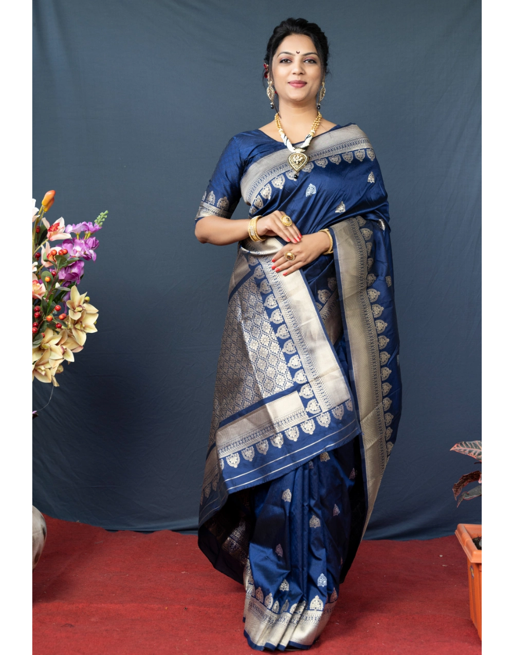 Stylish Pure Navy Blue Soft Handloom Banarasi Silk