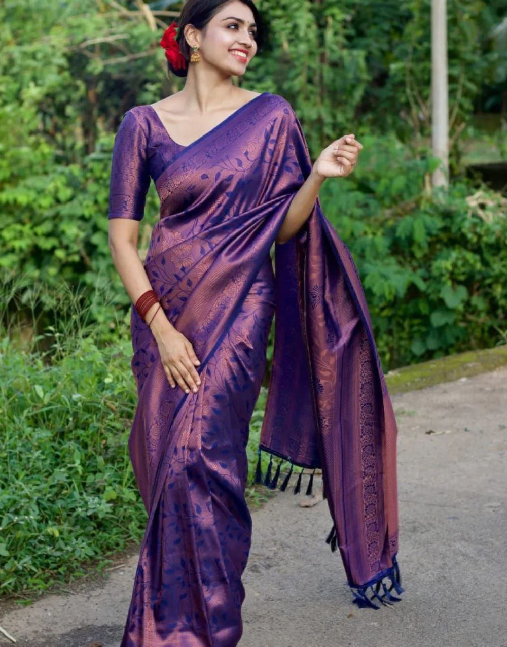 Designer Violet Colour Soft Silk Saree With Zari Weaving