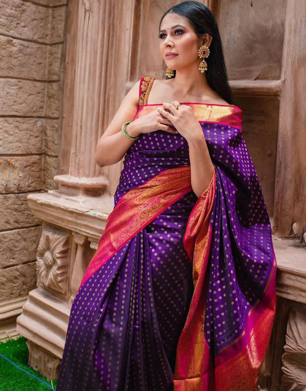 Designer Soft Lichi Silk Golden Jari Design Border Design Saree
