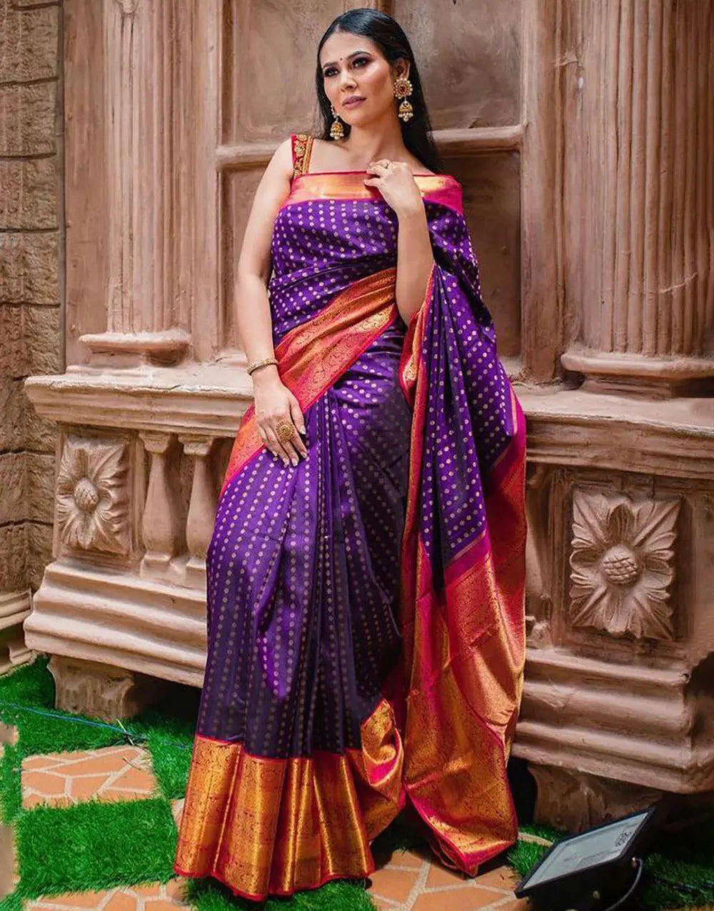 Designer Soft Lichi Silk Golden Jari Design Border Design Saree