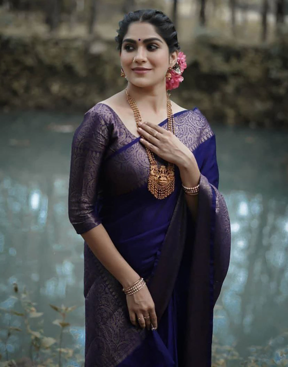Latest Navy Blue Soft Silk Saree With Beautiful Pallu