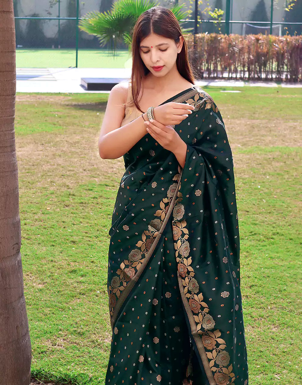 Green Soft Silk Saree With Zari Weaving Work