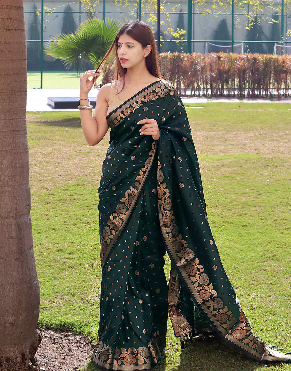 Green Soft Silk Saree With Zari Weaving Work