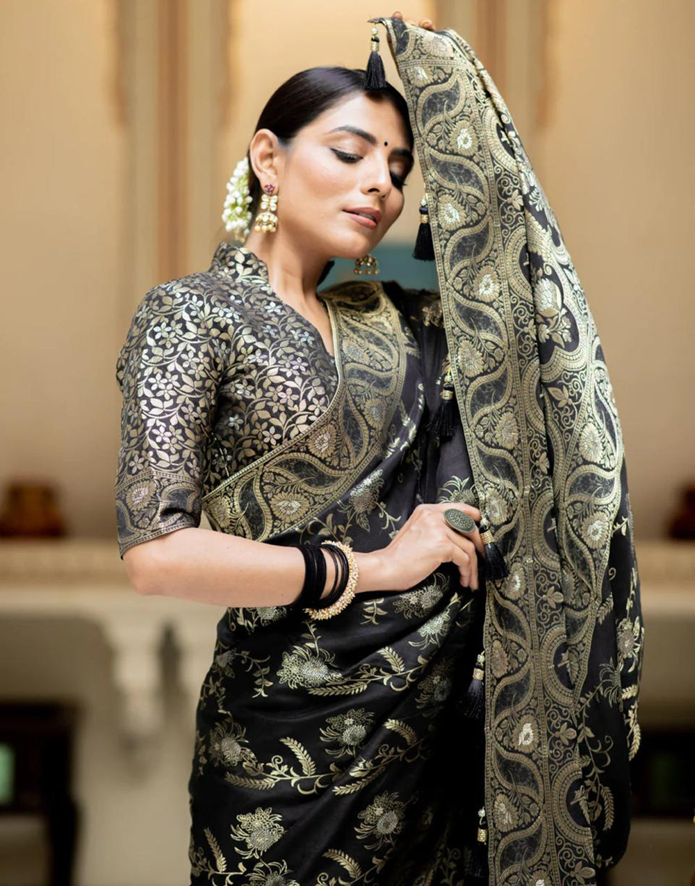 Black Banarasi Silk Saree With Zari Weaving Work