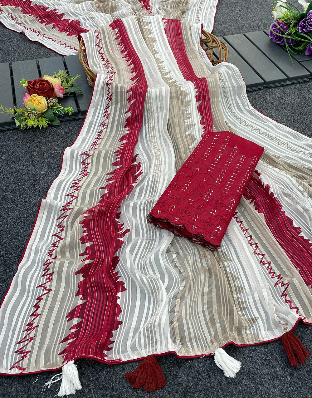 White & Red Linen Saree With Printed Work