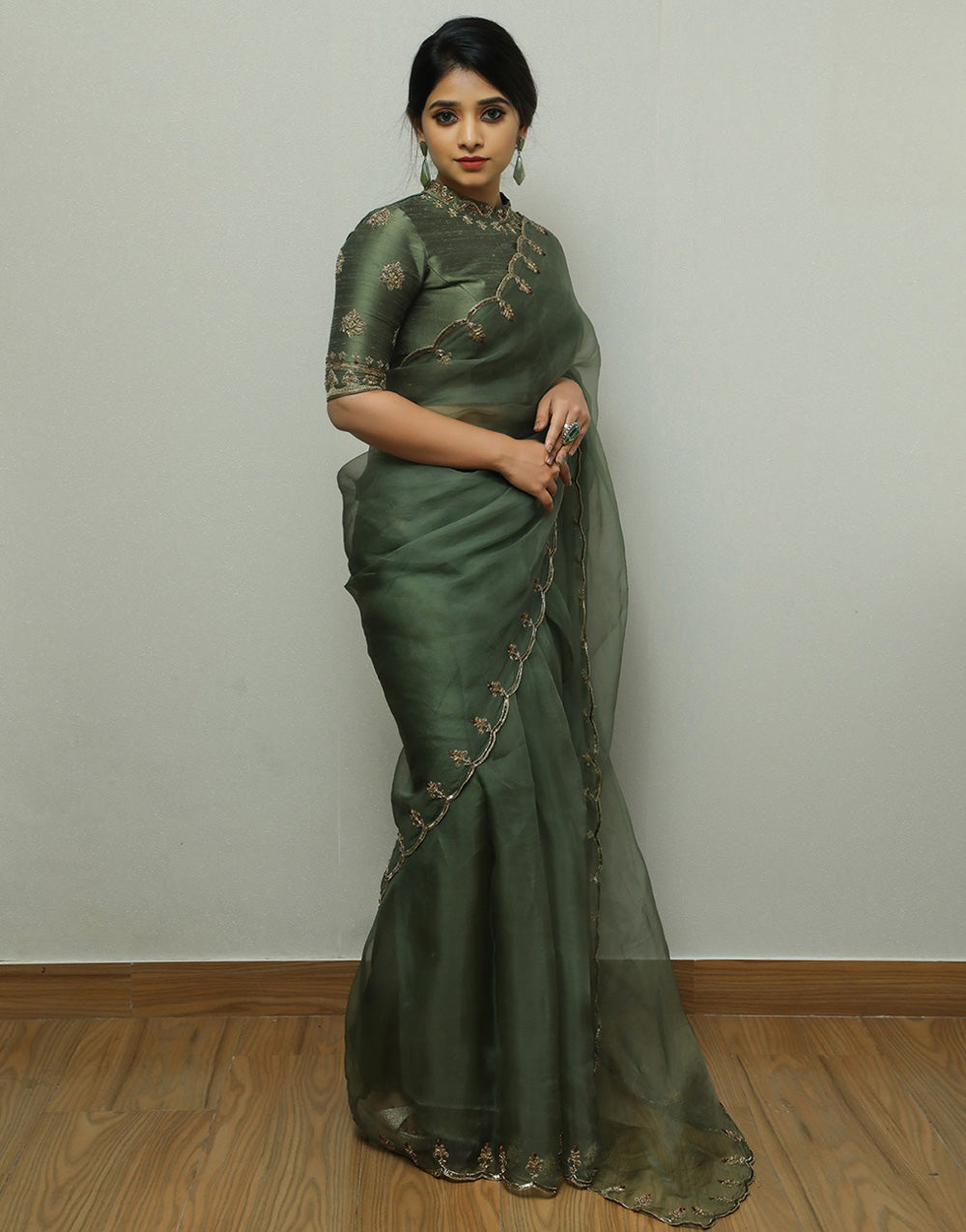Fean Green Organza Saree With Hand Work & Sequence Work