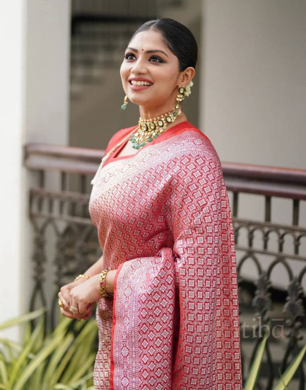 Light Red Banarasi Soft Silk Saree With Zari Weaving Work