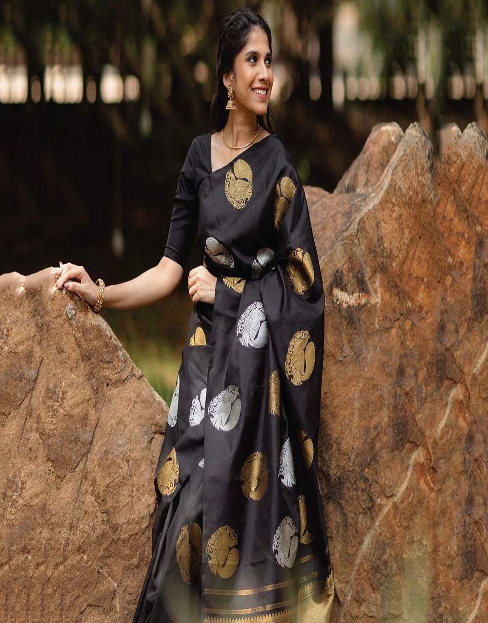 Black Banarasi Silk Saree With Zari Weaving Work