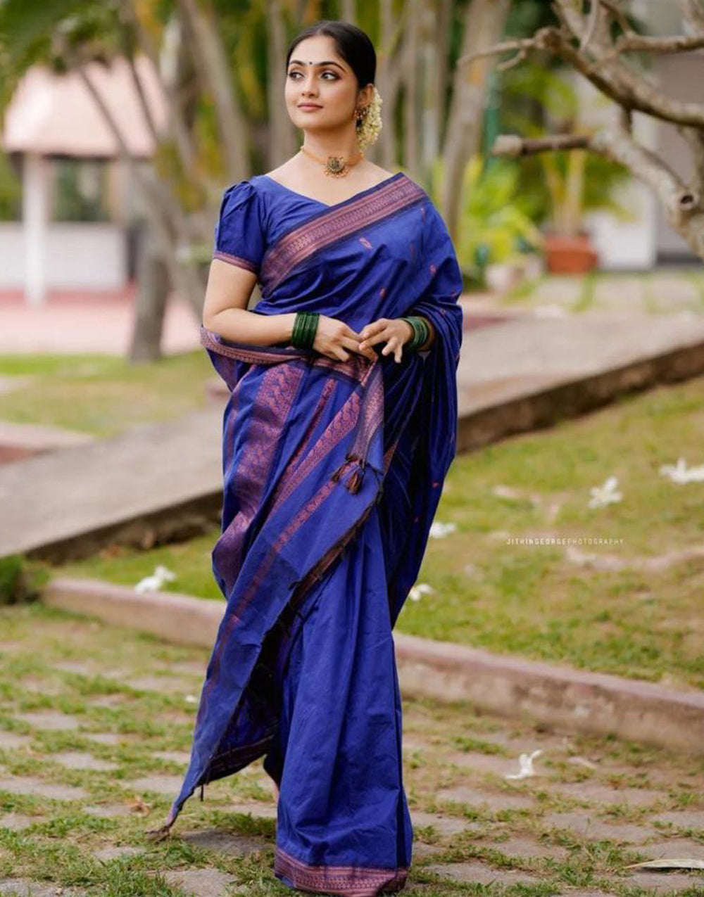 Navy Blue Banarasi Soft Silk Saree With Weaving Work