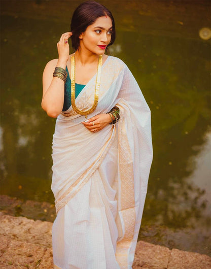 Off-White Banarasi Silk Saree With Weaving Work