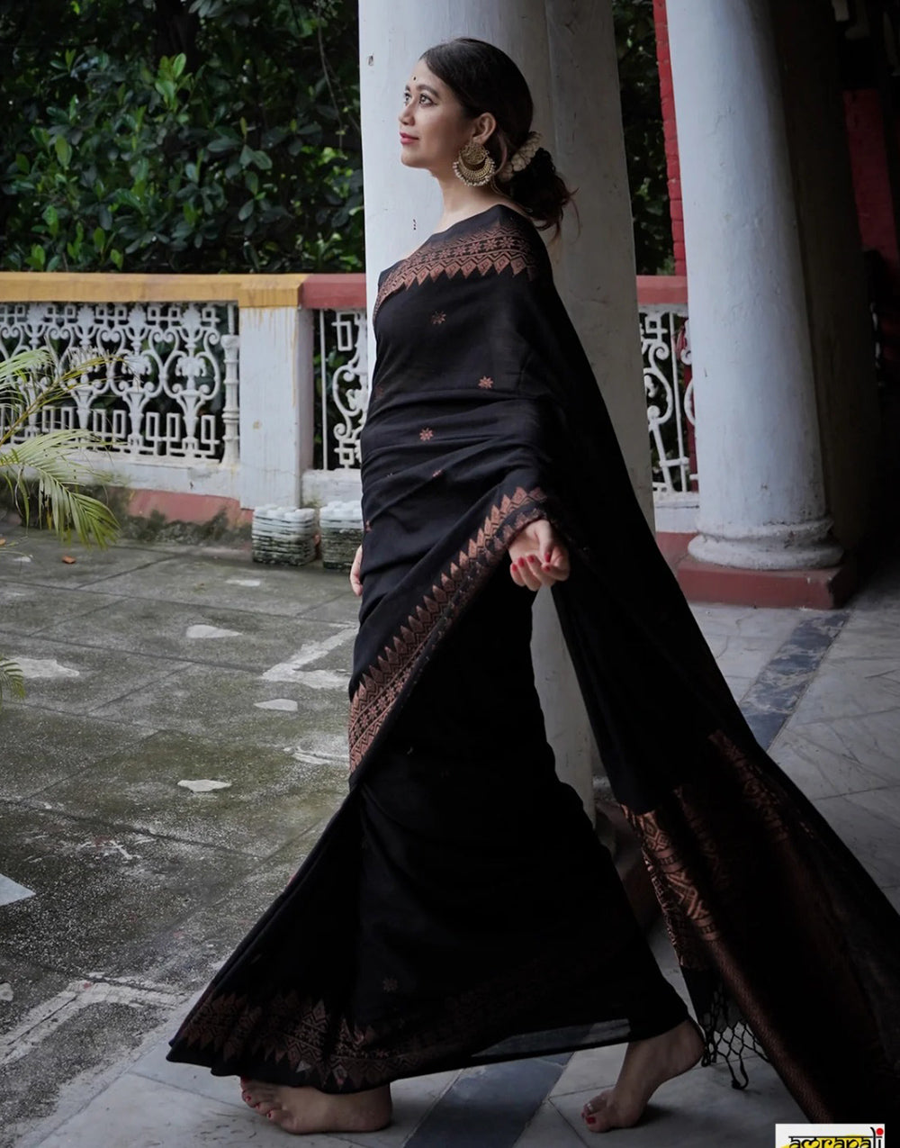 Black Brown Silk Saree With Zari Weaving Work