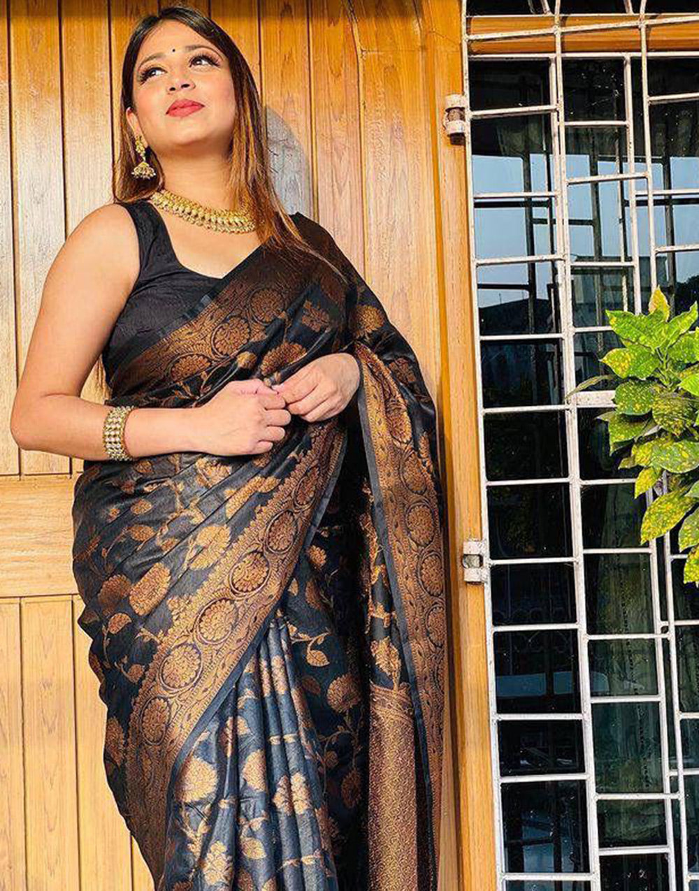 Black Banarasi Soft Silk Saree With Zari Weaving Work