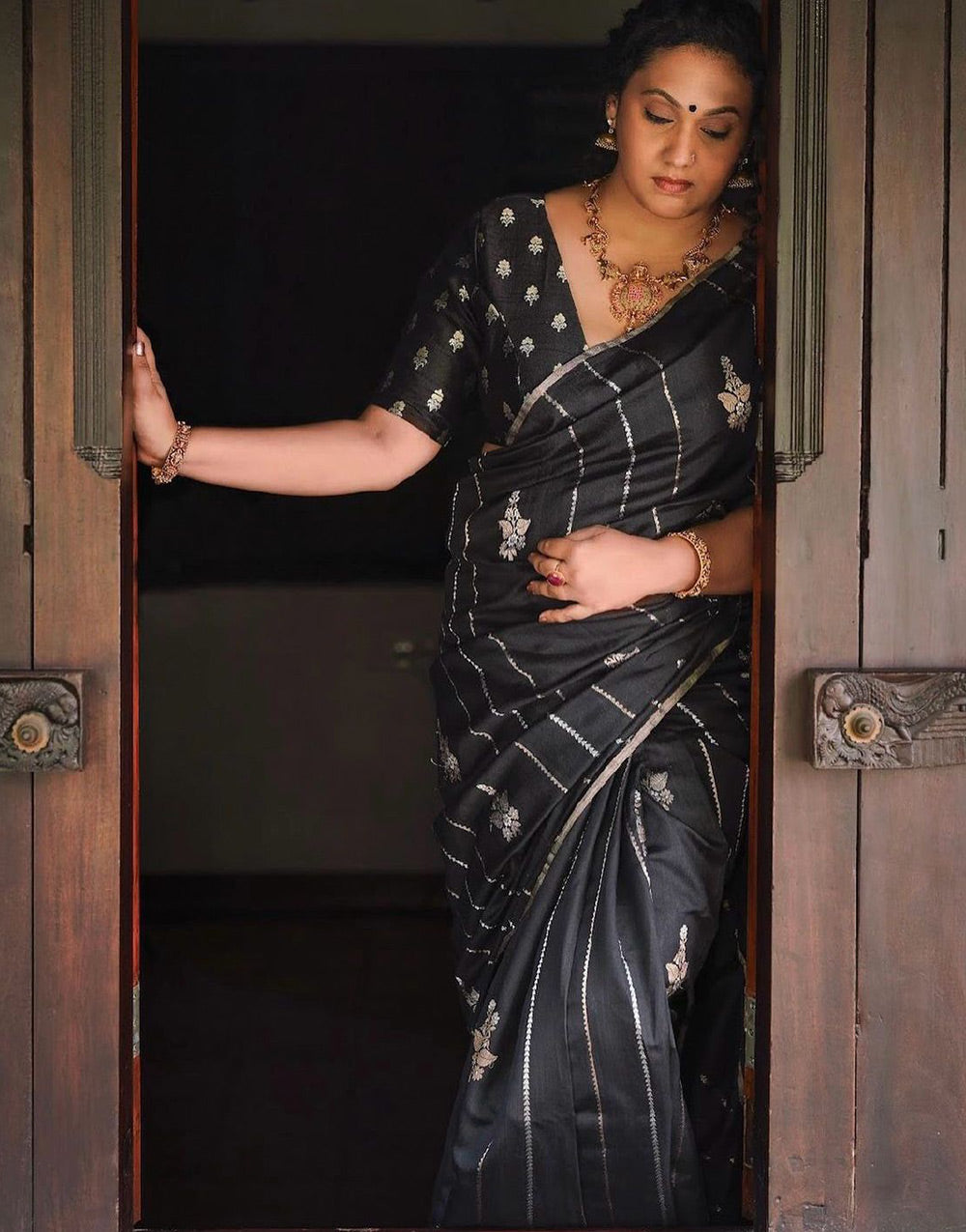 Black Banarasi Soft Silk Saree With Zari Weaving Work