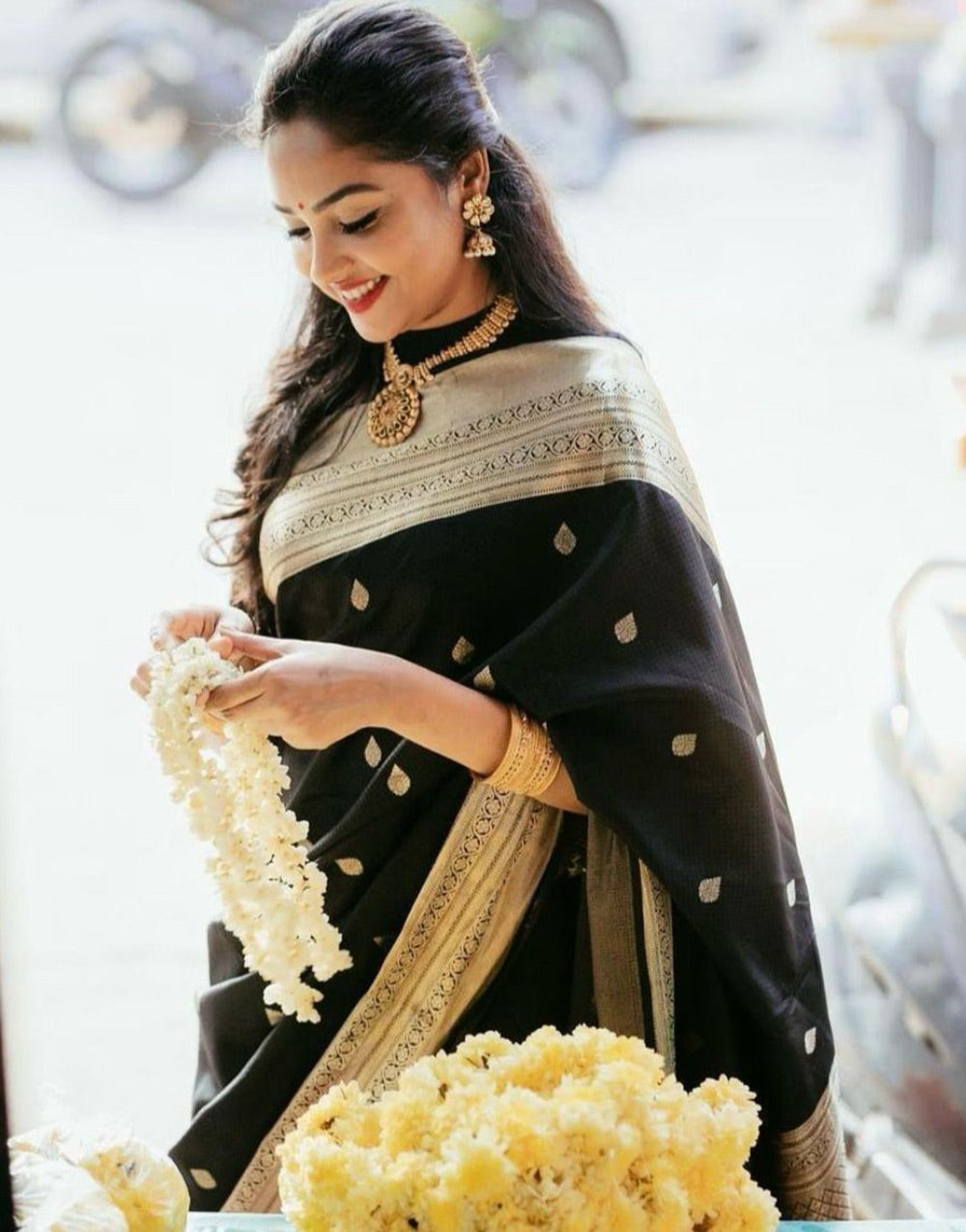 Black Banarasi Soft Silk Saree With Zari Weaving Work