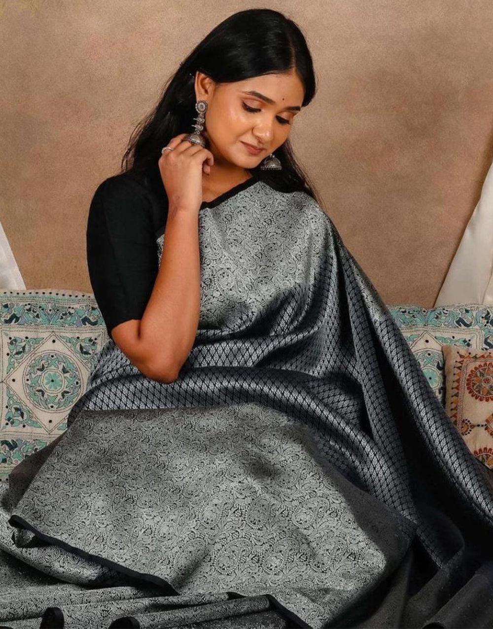 Black Banarasi Soft Silk Saree With Zari Weaving Work