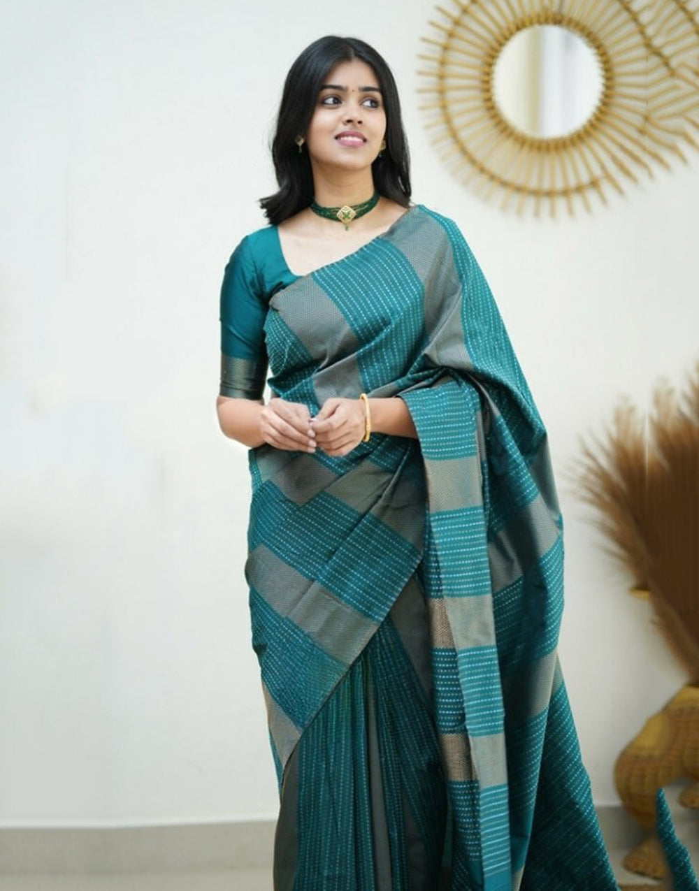 Rama Green Banarasi Silk Saree With Zari Weaving Work