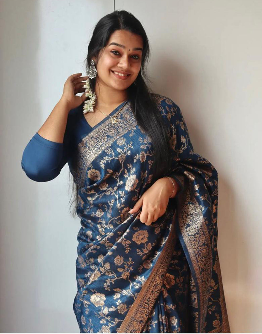 Navy Blue Banarasi Silk Saree With Zari Weaving Work