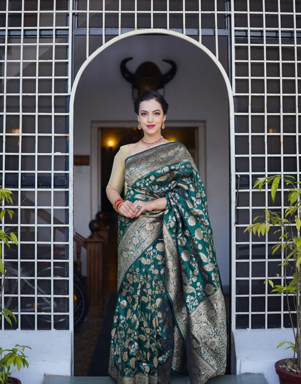 Rama Green Banarasi Silk Saree With Zari Weaving Work