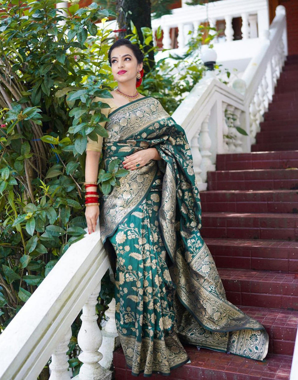 Rama Green Banarasi Silk Saree With Zari Weaving Work