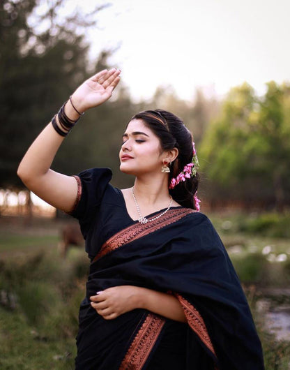 Black Banarasi Silk Saree With Zari Weaving Work