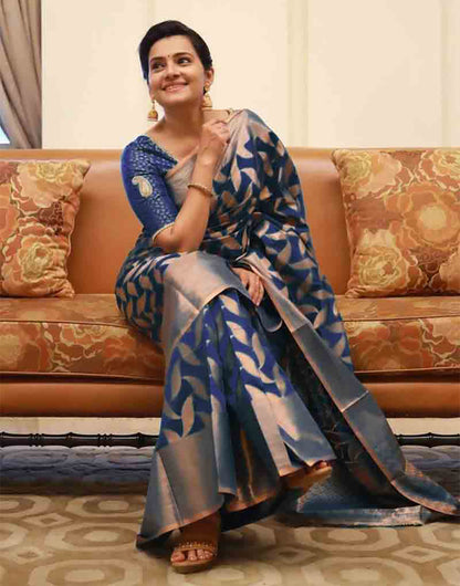 Navy Blue Kanjivaram Silk Saree With Weaving Work