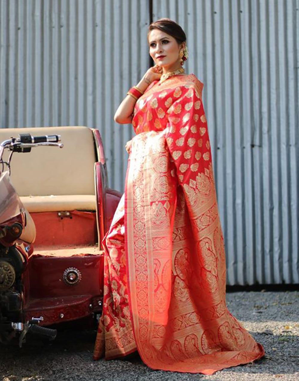 Red Kanjivaram Silk Saree With Zari Weaving Work